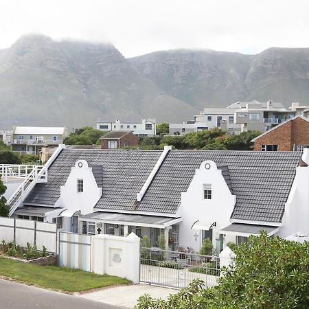 A Thyme And Plaice Hotel Hermanus Exterior photo